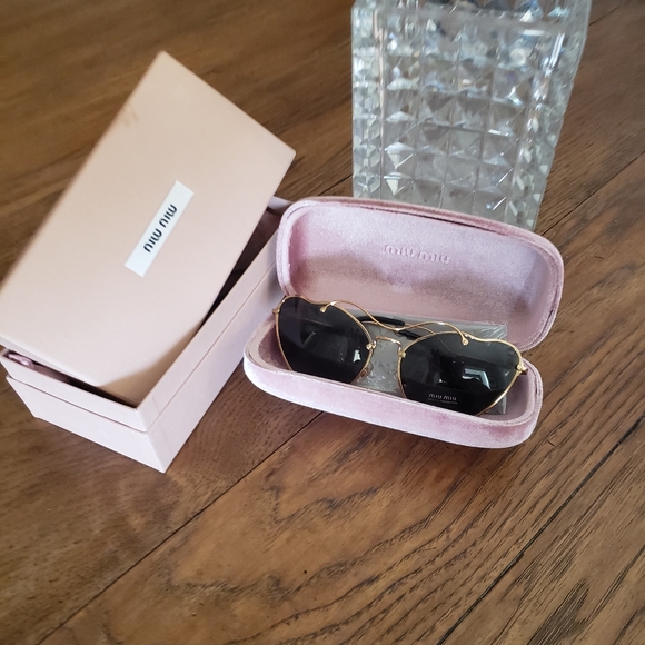 Miu Miu Butterfly Sunglasses New main image 4